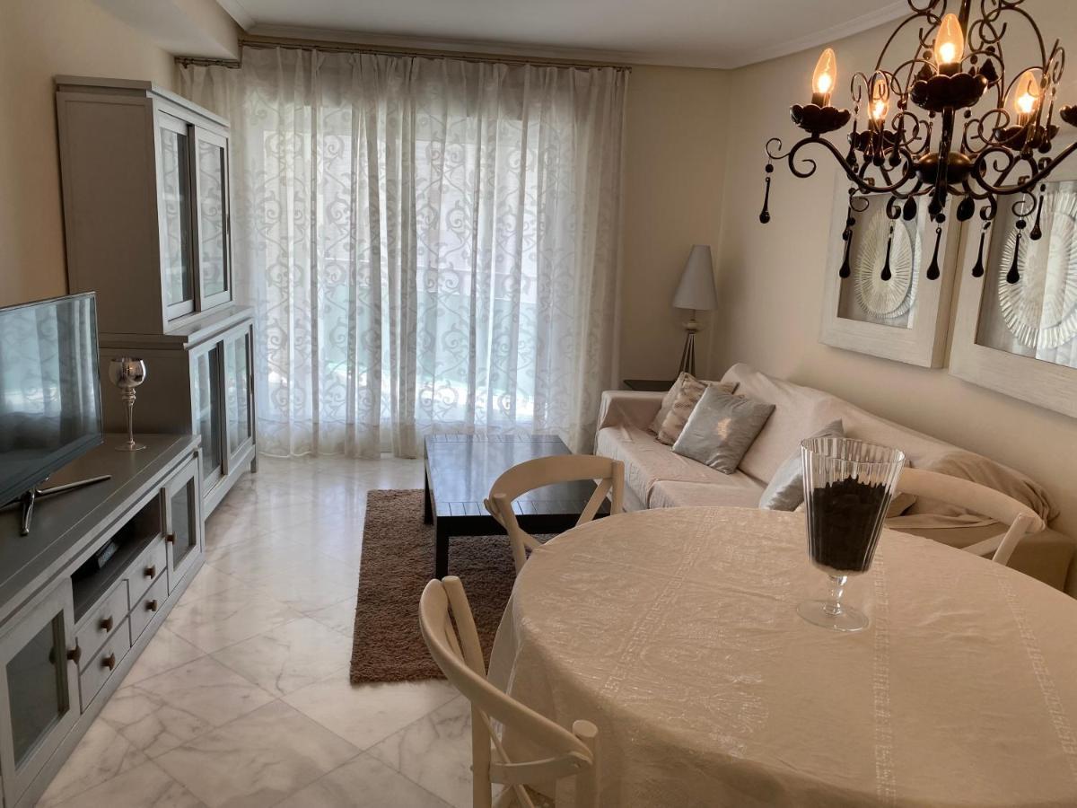 Elegant 2-Bedroom Apartment In Benidorm With Private Pool And Scenic Garden Views Кала-де-Финистрат Экстерьер фото